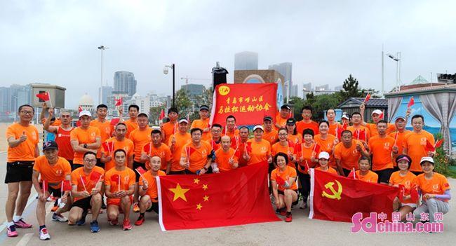 在一个单位上班,同事姑娘给公司墙上画墙画挺好,同事自己给姑娘画发朋友圈,我能在朋友圈点赞吗?-专业问题解答平台